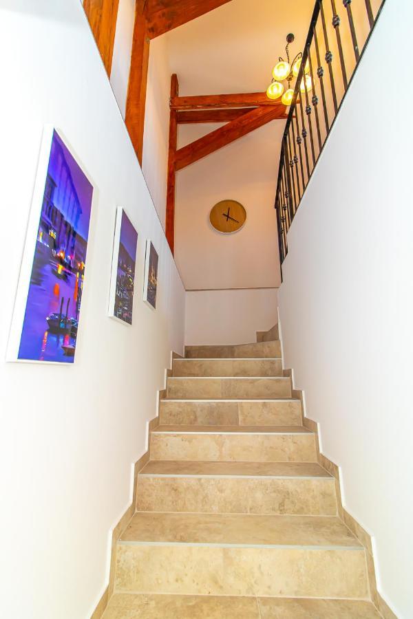 Luxury Apartments Iris โมสตาร์ ภายนอก รูปภาพ