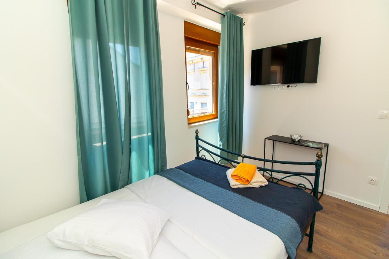 Luxury Apartments Iris โมสตาร์ ภายนอก รูปภาพ